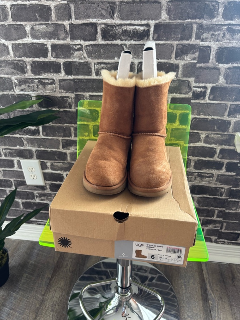 OG UGG Chestnut Short Shearling-Lined Boots